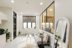 Apartment, Balcony, City View | Living area