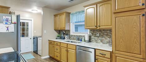 Fridge, microwave, dishwasher, coffee/tea maker