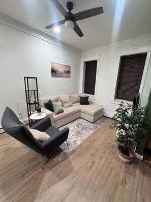 Smart TV, books, stereo - 2-Story Townhome + Driveway + 15 Min to EWR + Easy NYC Access (Jersey City)