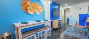 Newly Remodeled Apt - 8mim to KU & Mass Street