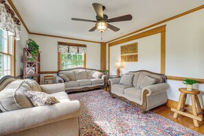 Living area - Walk to Dtwn Warsaw: Family Home w/ Deck! (Warsaw)