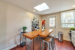 Dining - Historic 3-Story Fells Point Rowhouse w/ Backyard! (Baltimore)