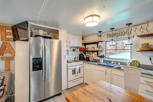 Lake Malone Cabin Getaway! Dock, Fire Pit, Grill