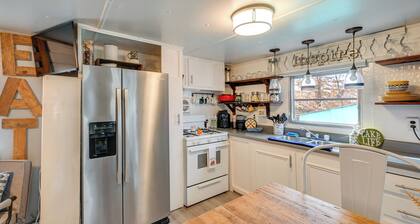 Lake Malone Cabin Getaway! Dock, Fire Pit, Grill