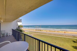 Property grounds - Steps to Shore: Ormond Beach Condo w/ Pool Access! (Ormond Beach)