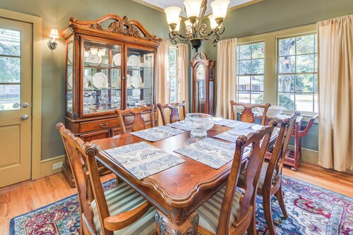 7 Mi to Sprewell Bluff Park: Home w/ Patio & Yard!