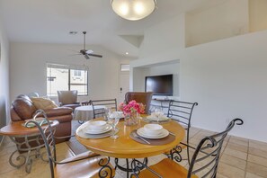 Dining - Hike, Golf & Relax: Desert Retreat in Cave Creek (Cave Creek)