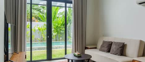 Superior Double Room | Living room | 55-inch Smart TV with digital channels