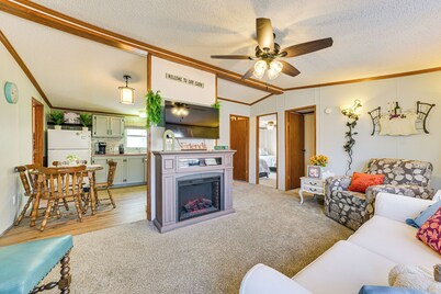 Walk to Houghton Lake! Family Retreat w/ Patio