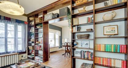 Historic Home Overlooking Central Riverside Park!