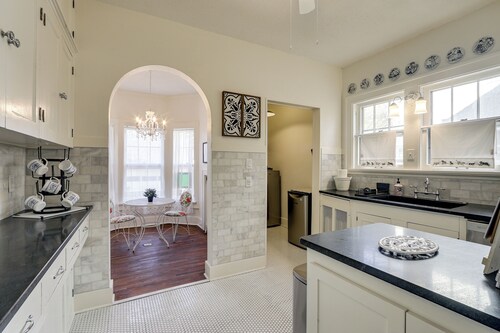 Historic Home Overlooking Central Riverside Park!