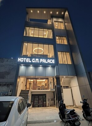 واجهة المنشأة