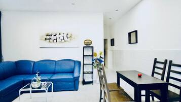Apartamento básico | Sala de estar