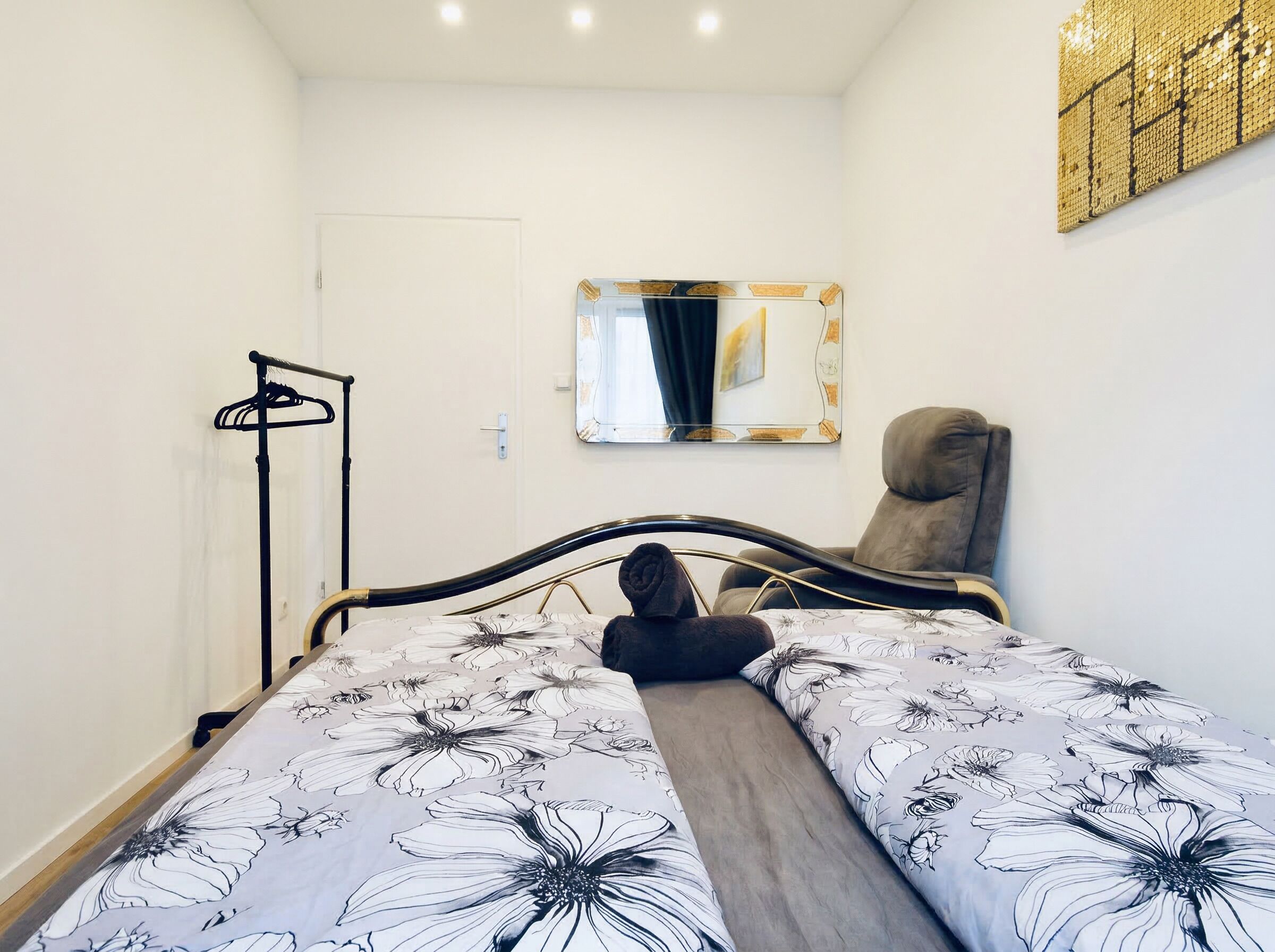 Iron/ironing board, free WiFi