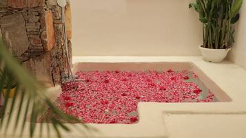 Biệt thự Cao cấp, quang cảnh núi | Bàn, màn/rèm cản sáng, bàn ủi/dụng cụ ủi quần áo