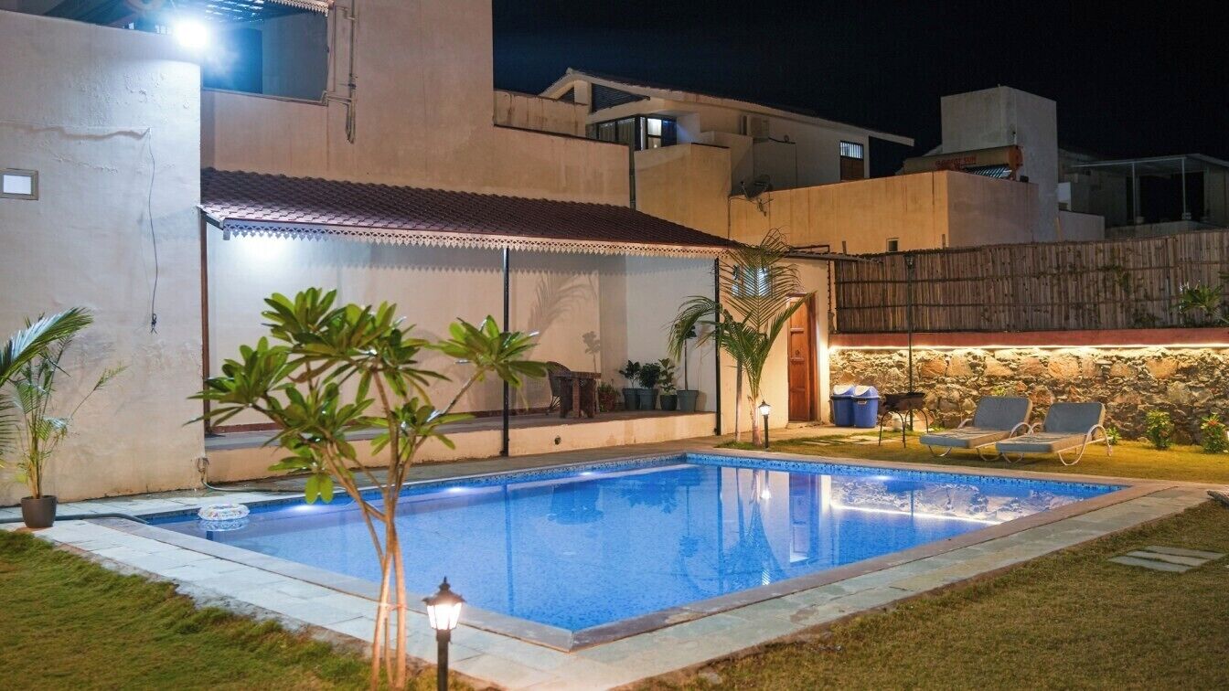 Kolam renang outdoor