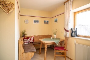 Dining - Vacation apartment lake view (Kirchanschöring)