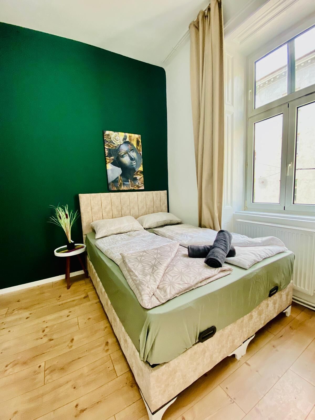 Basic Apartment | Iron/ironing board