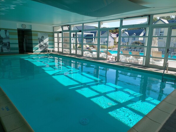 Piscina coperta, piscina all'aperto