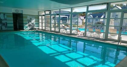 House with swimming pool and sauna in a 3-star residence