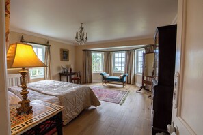 Internet, bed sheets - Large historic home overlooking the sea in Connemara (Doonreaghan)