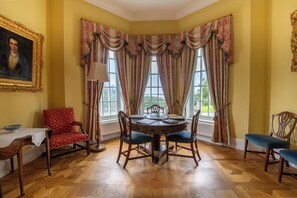 Dining - Large historic home overlooking the sea in Connemara (Doonreaghan)