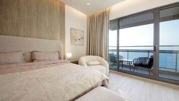 Apartamento superluxo, 3 quartos, vista para a praia, de frente para a praia | Espaço de trabalho para notebook, ferros/tábuas de passar roupa