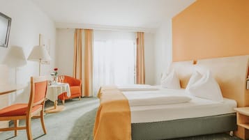 Zimmersafe, Reisekinderbett, WLAN, BettwÀsche