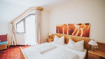 Zimmersafe, Reisekinderbett, WLAN, BettwÀsche