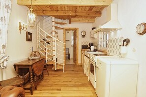 Kühlschrank, Ofen, Herdplatte, Geschirrspüler