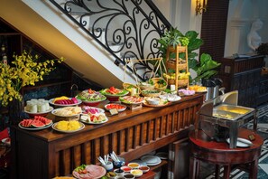 Free daily buffet breakfast - Tam Coc Mountain Sunset and Garden Hotel (Hoa Lu)