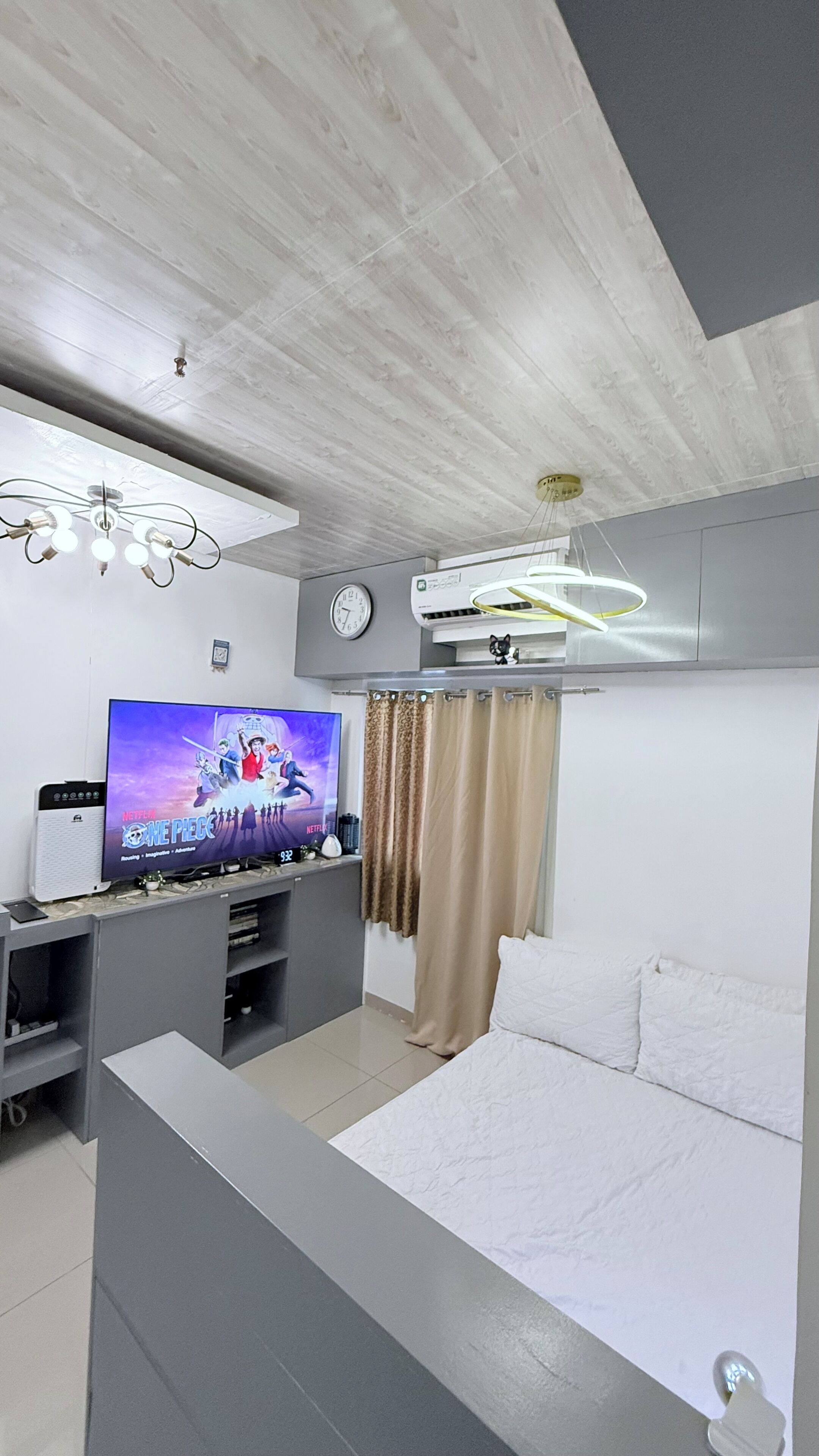 Desk, iron/ironing board, free WiFi, bed sheets