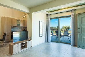 TV - Villa Iokasti with heated pool (Rethymno)