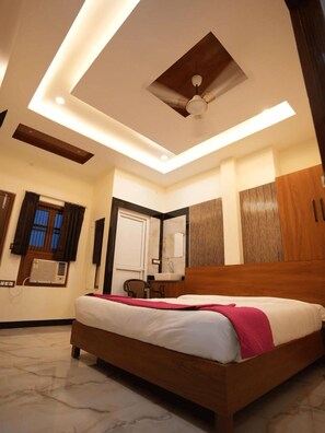 Deluxe Double Room | Free WiFi - Jay Shri Palace (Ayodhya)