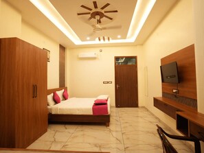 Deluxe Double Room | Free WiFi - Jay Shri Palace (Ayodhya)