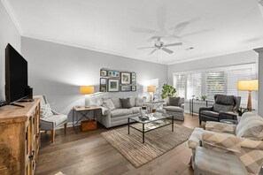 TV - 3 Bedroom Golf and Beach Getway (Pawleys Island)