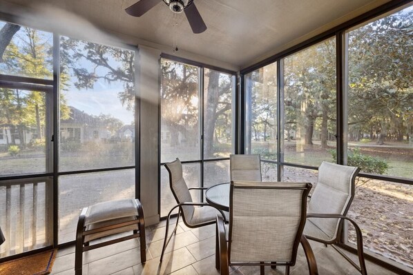 Dining - 3 Bedroom Golf and Beach Getway (Pawleys Island)