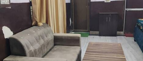 Perhehuone | Lisävuoteet, ilmainen Wi-Fi, vuodevaatteet