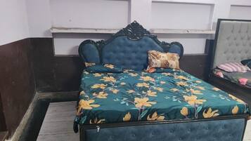 ファミリー ルーム | 可動式ベッド、WiFi (無料)、ベッドシーツ