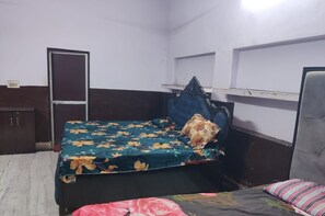 Rollaway beds, free WiFi, bed sheets