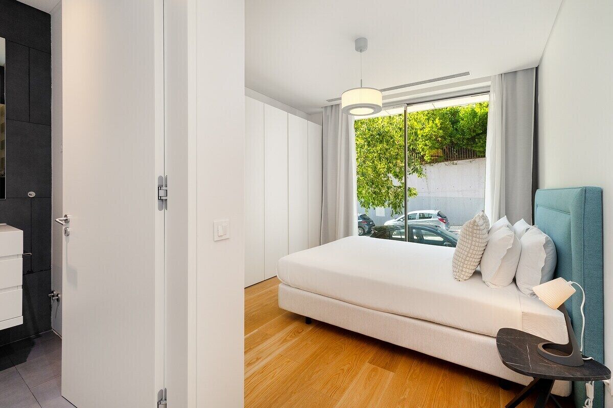 Fer et planche à repasser, lit parapluie, Wi-Fi, draps fournis