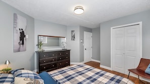 Suite – superior, bakgårdsutsikt | Strykejern/-brett, wi-fi (inkludert) og sengetøy