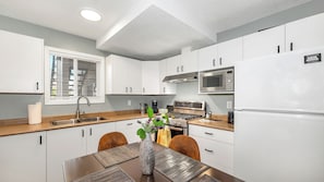 Knockan Hill Rentals - Ground Floor Suite | Private kitchen