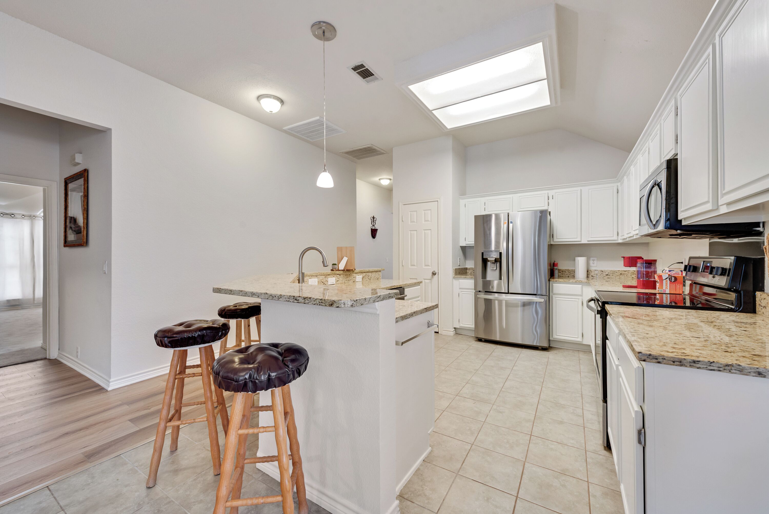 Mikrowelle, Ofen, Herdplatte, Geschirrspüler