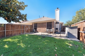 Outdoor dining - Spacious 4-bedroom house in delightful Frisco! (Frisco)