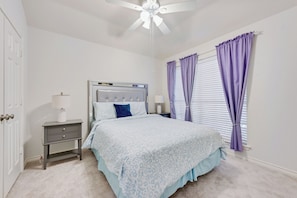 4 bedrooms, iron/ironing board, WiFi, bed sheets - Spacious 4-bedroom house in delightful Frisco! (Frisco)