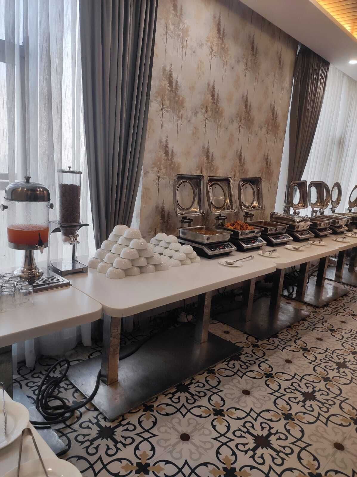 Free daily buffet breakfast