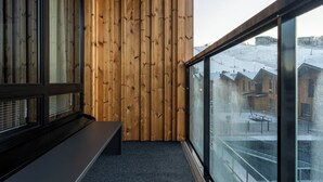 Interior - Le Chalet Lingonberry D6 by Aavalevi (Levi)