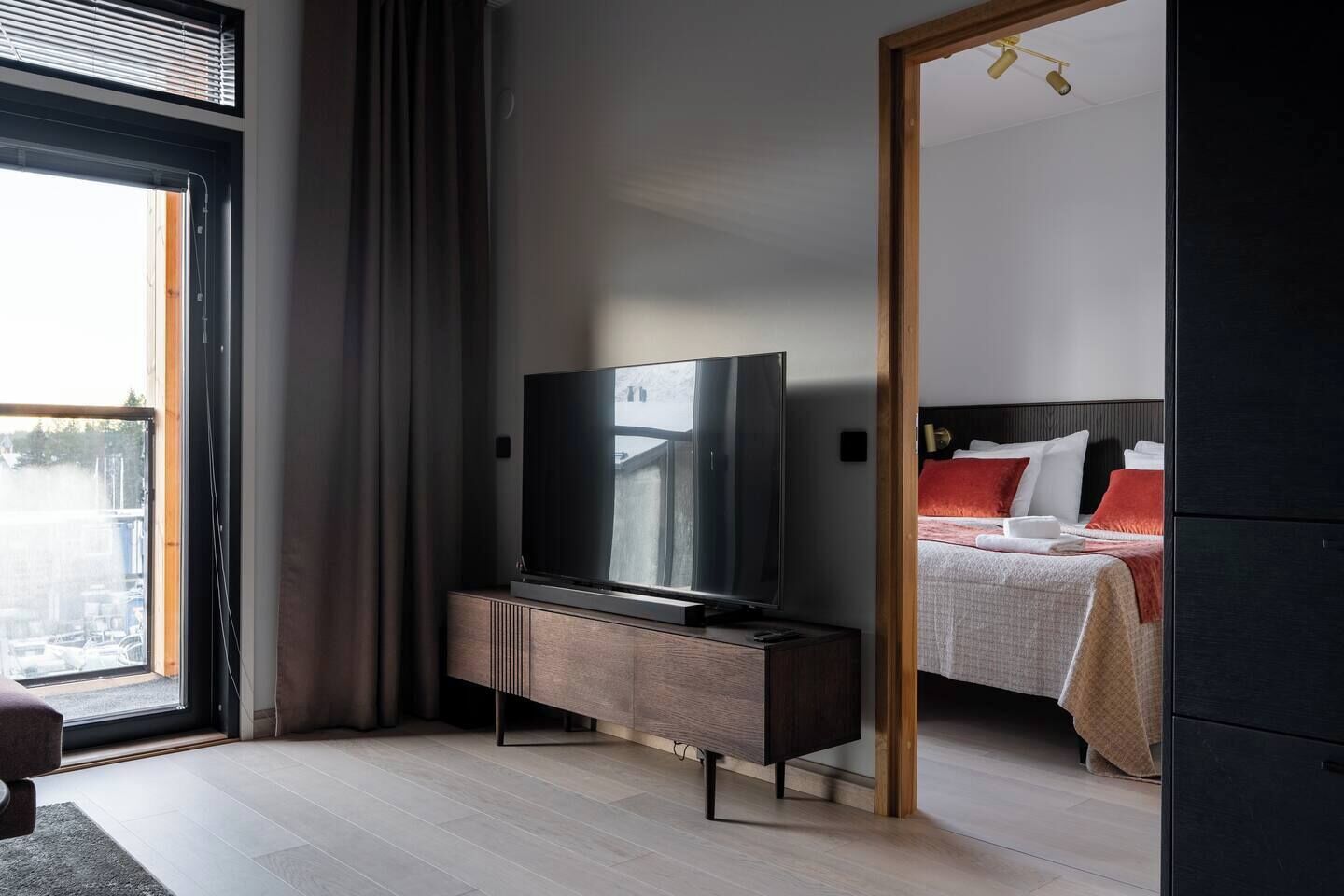 熨斗/熨衫板、Wi-Fi、床單