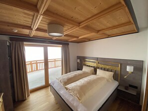 Lit parapluie, Wi-Fi gratuit, draps fournis